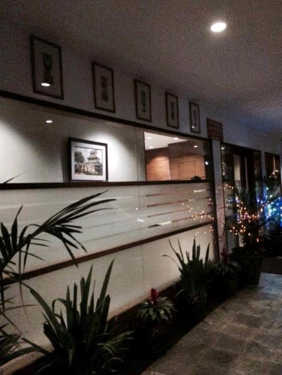 Green Paradise Hotel Янгон Экстерьер фото