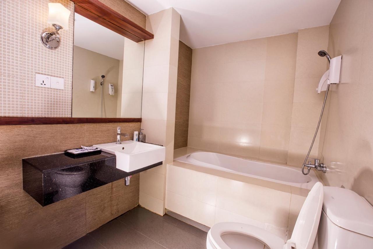 Green Paradise Hotel Янгон Экстерьер фото